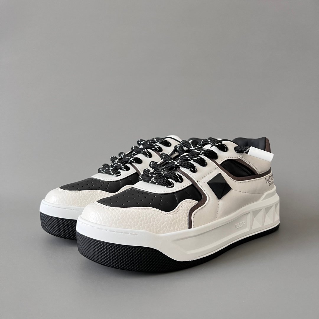 AuroraCustom Valentino GARAVANI Round-Toe Lace-Up Low-Top Sneakers (Premium Unisex White & Black Full Leather Platform Court Edition)