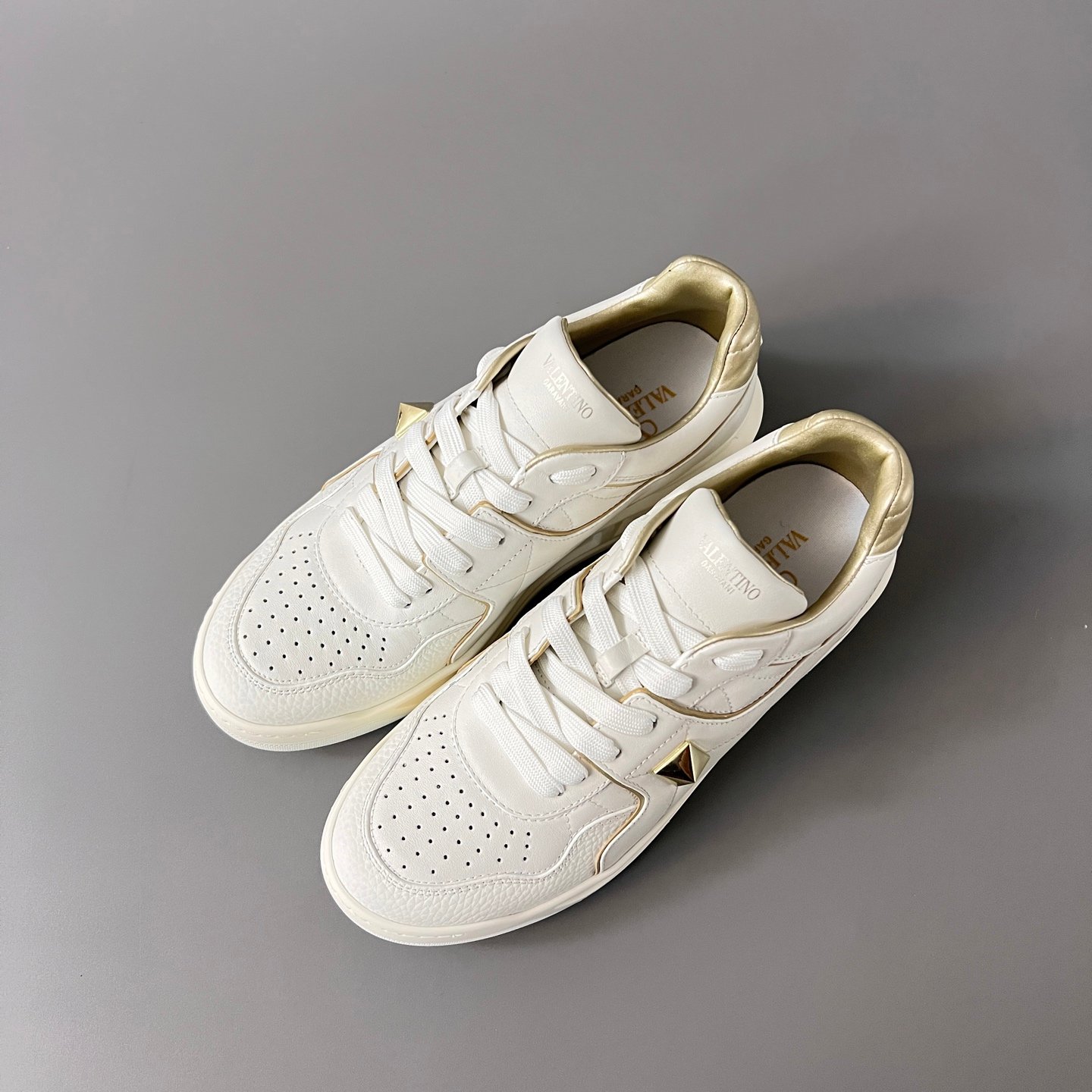 AuroraCustom Valentino GARAVANI Round-Toe Lace-Up Low-Top Sneakers (Premium Unisex White & Metallic Gold Full Leather Platform Court Edition) - Image 8