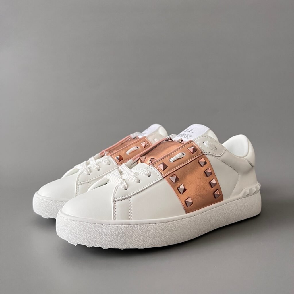 AuroraCustom Valentino Rockstud Untitled Lace-Up Round-Toe Casual Sneakers (Premium Unisex Wabi-Sabi Aesthetic White Leather Rose Gold Studded Court Edition)