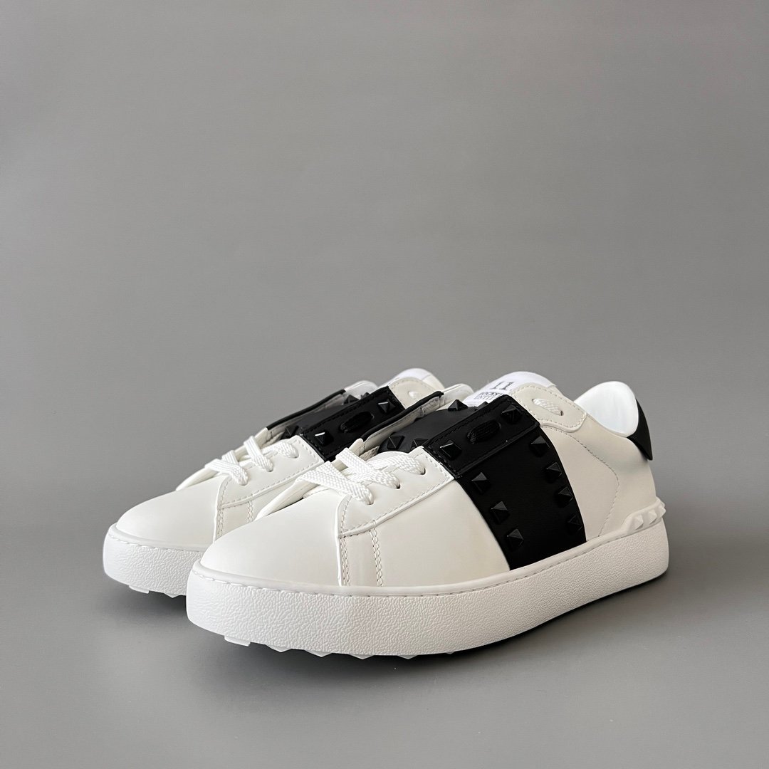 AuroraCustom Valentino Rockstud Untitled Lace-Up Round-Toe Casual Sneakers (Premium Unisex Wabi-Sabi Aesthetic White & Black Leather Black Studded Court Edition)