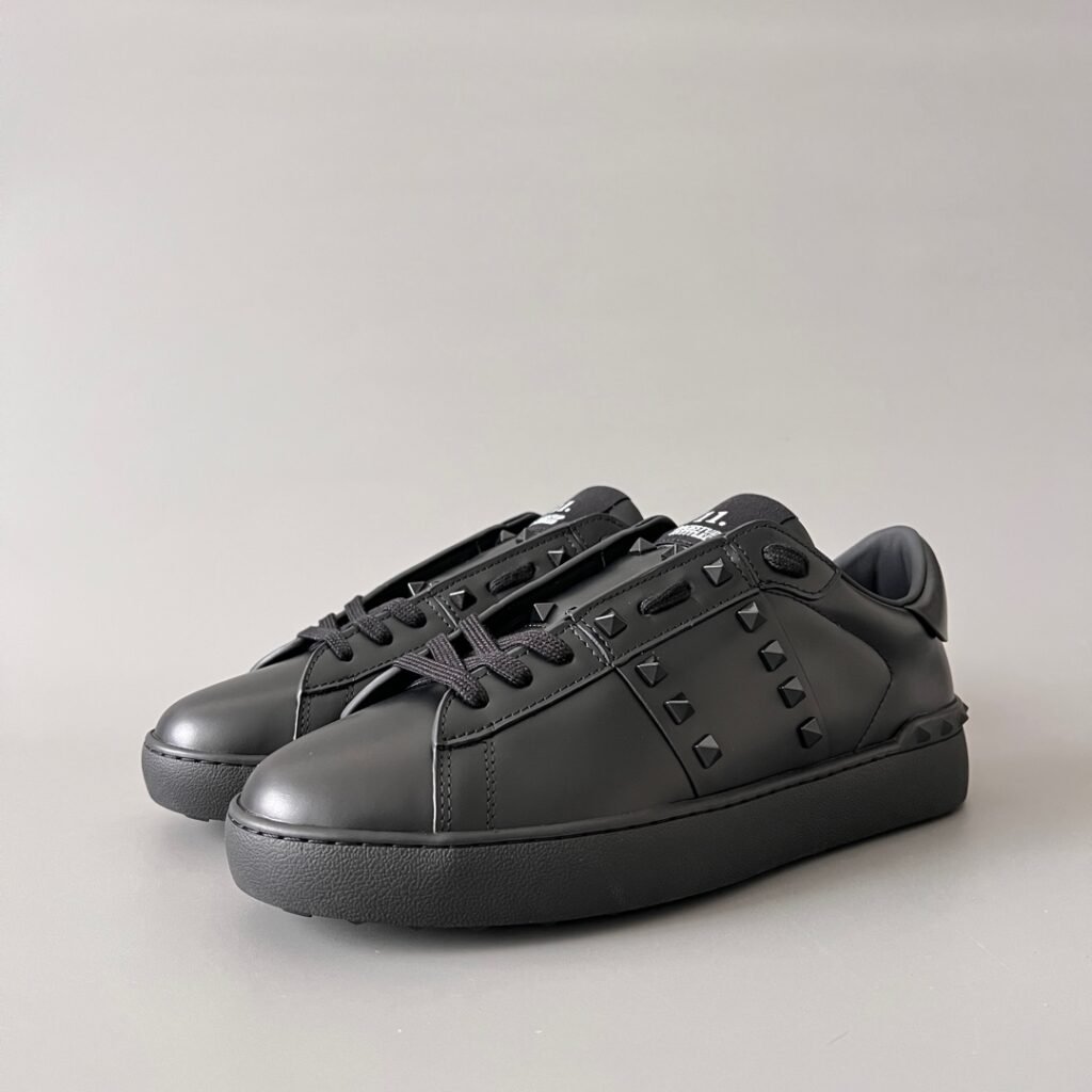 AuroraCustom Valentino Rockstud Untitled Lace-Up Round-Toe Casual Sneakers (Premium Unisex Wabi-Sabi Aesthetic Triple Black Leather Studded Court Edition)