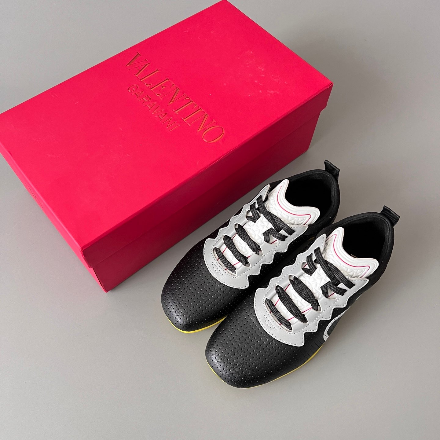 AuroraCustom Valentino Chromathon Perforated Leather Round-Toe Lace-Up Low-Top Casual Sneakers (Premium Women's High-Density Breathable Black Utility Trainer Edition) - Image 9
