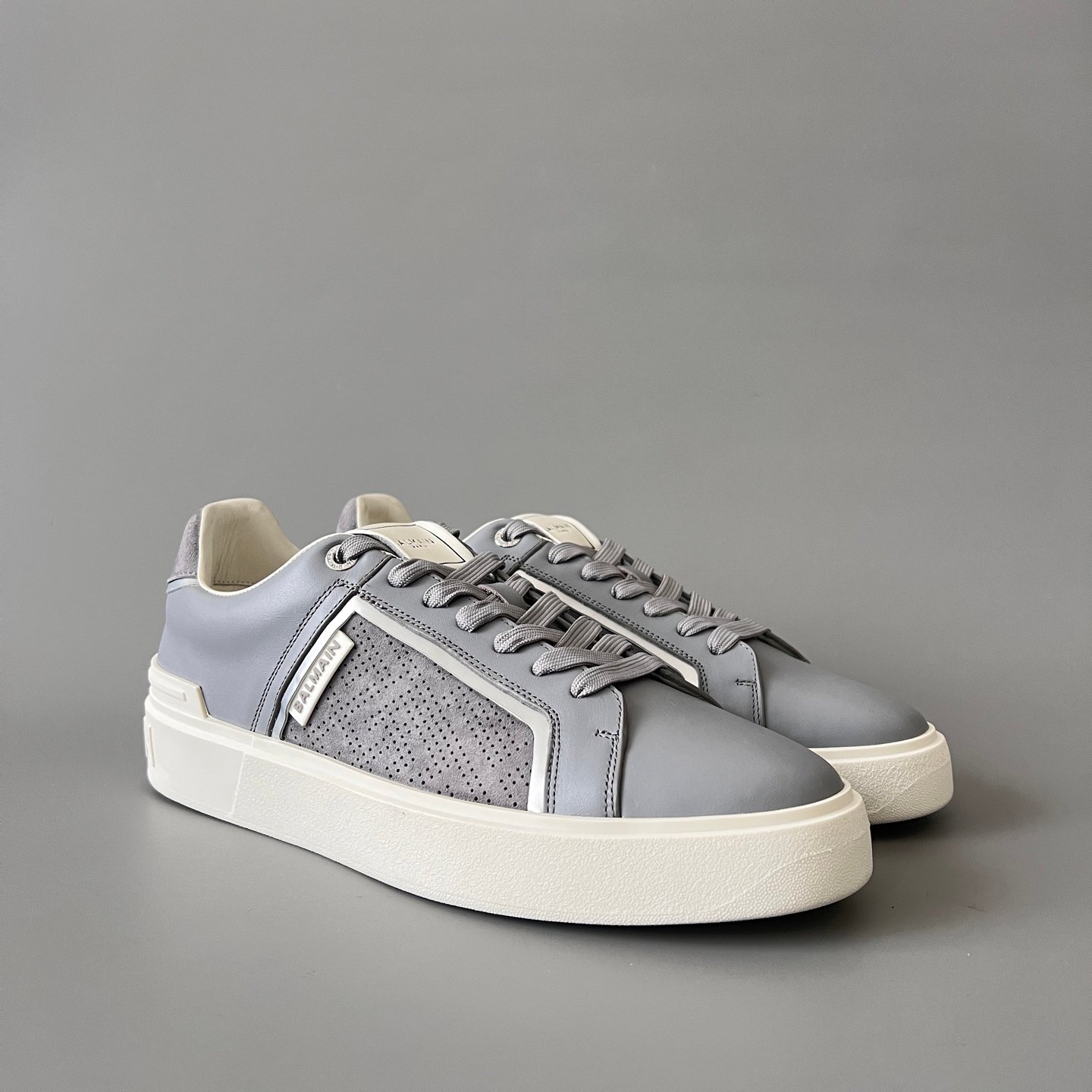 AuroraCustom BALMAIN B-Court Panel Trim Low-Top Platform Board Shoes (Premium Men's Slate Grey Calfskin & Perforated Suede Solid Off-White TPU Outsole Luxury Edition) - Image 3