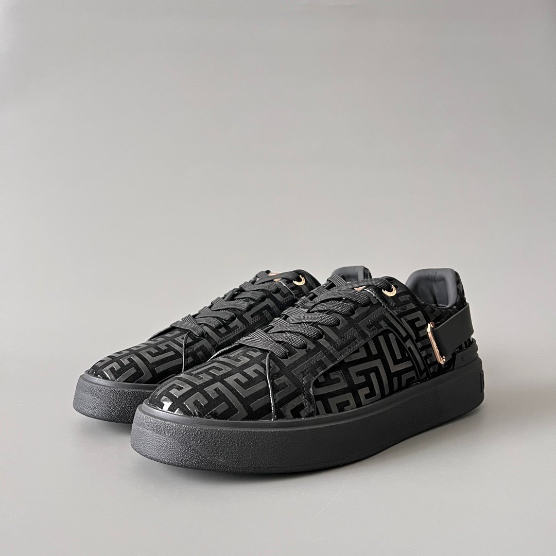 AuroraCustom BALMAIN B-Court Monogram Velvet & Patent Trim Low-Top Platform Board Shoes (Premium Men's Stealth Black Textured Layout Gold Metal Hardware Solid Black TPU Outsole Luxury Edition)