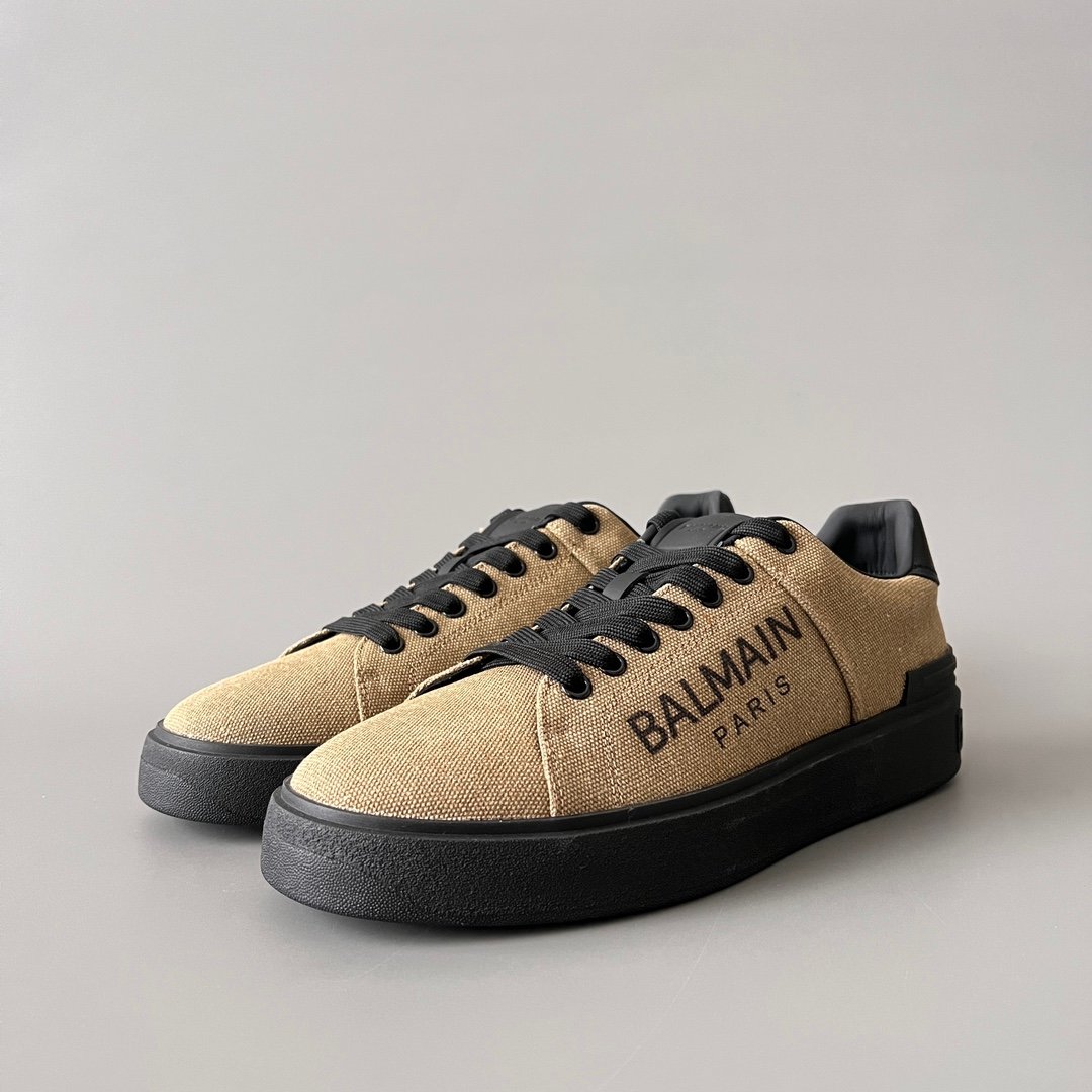 AuroraCustom BALMAIN B-Court Text Printed Canvas Low-Top Platform Board Shoes (Premium Men's Khaki Woven Fabric & Dark Calfskin Trim Solid Black TPU Outsole Luxury Edition)
